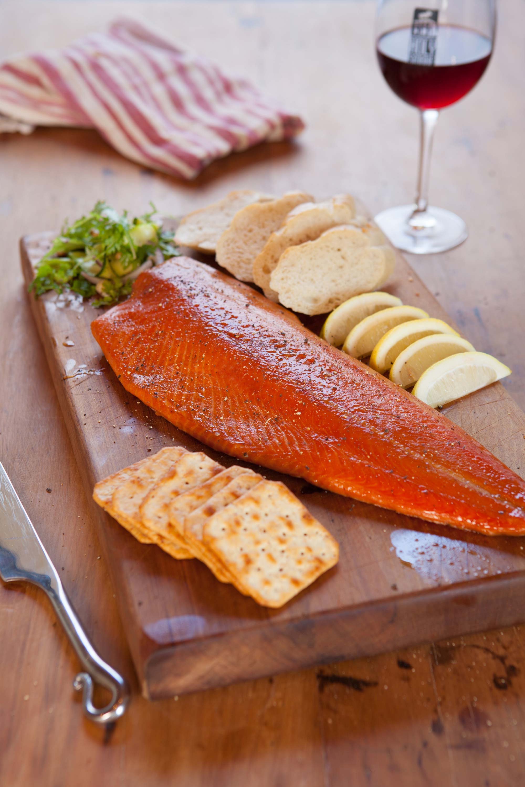 smoked-salmon-side-with-crackers-holy-smoke-deli-specialists-in